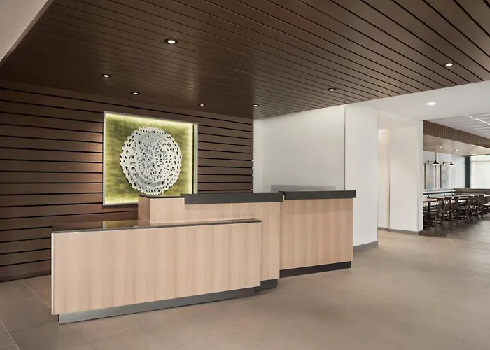 Fairfield Inn & Suites By Marriott Milwaukee West