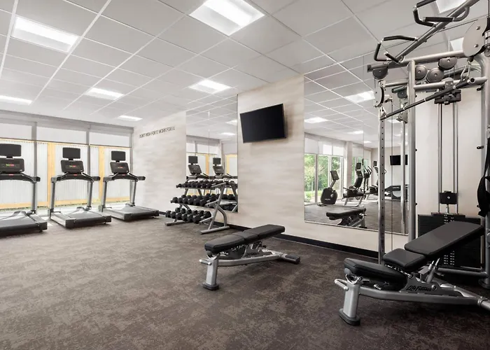 Fairfield Inn & Suites By Marriott Milwaukee West