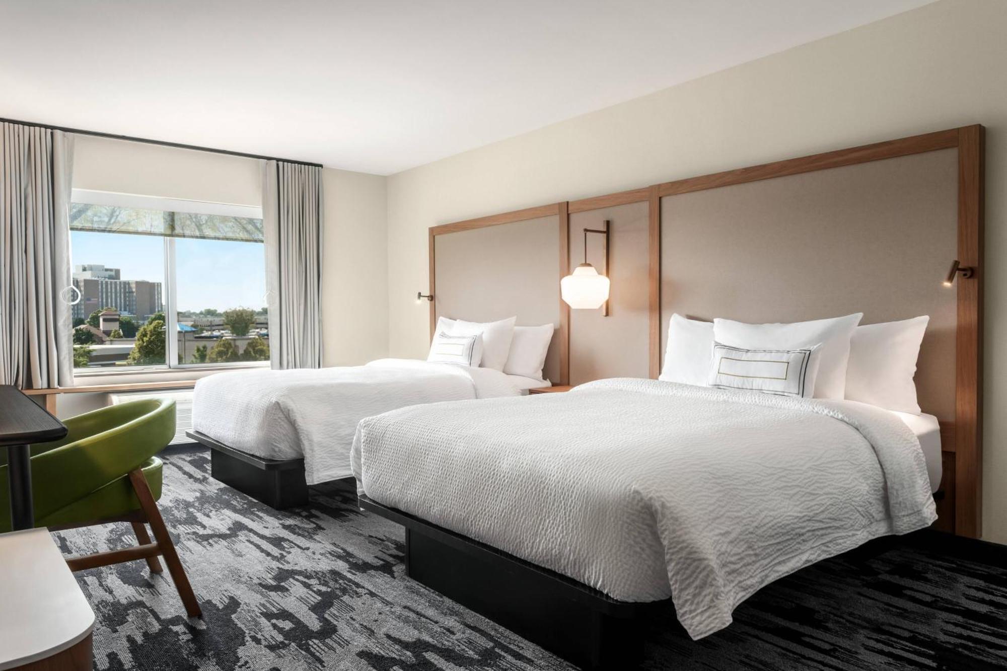 Hotel Fairfield & By Marriott Milwaukee West 3*