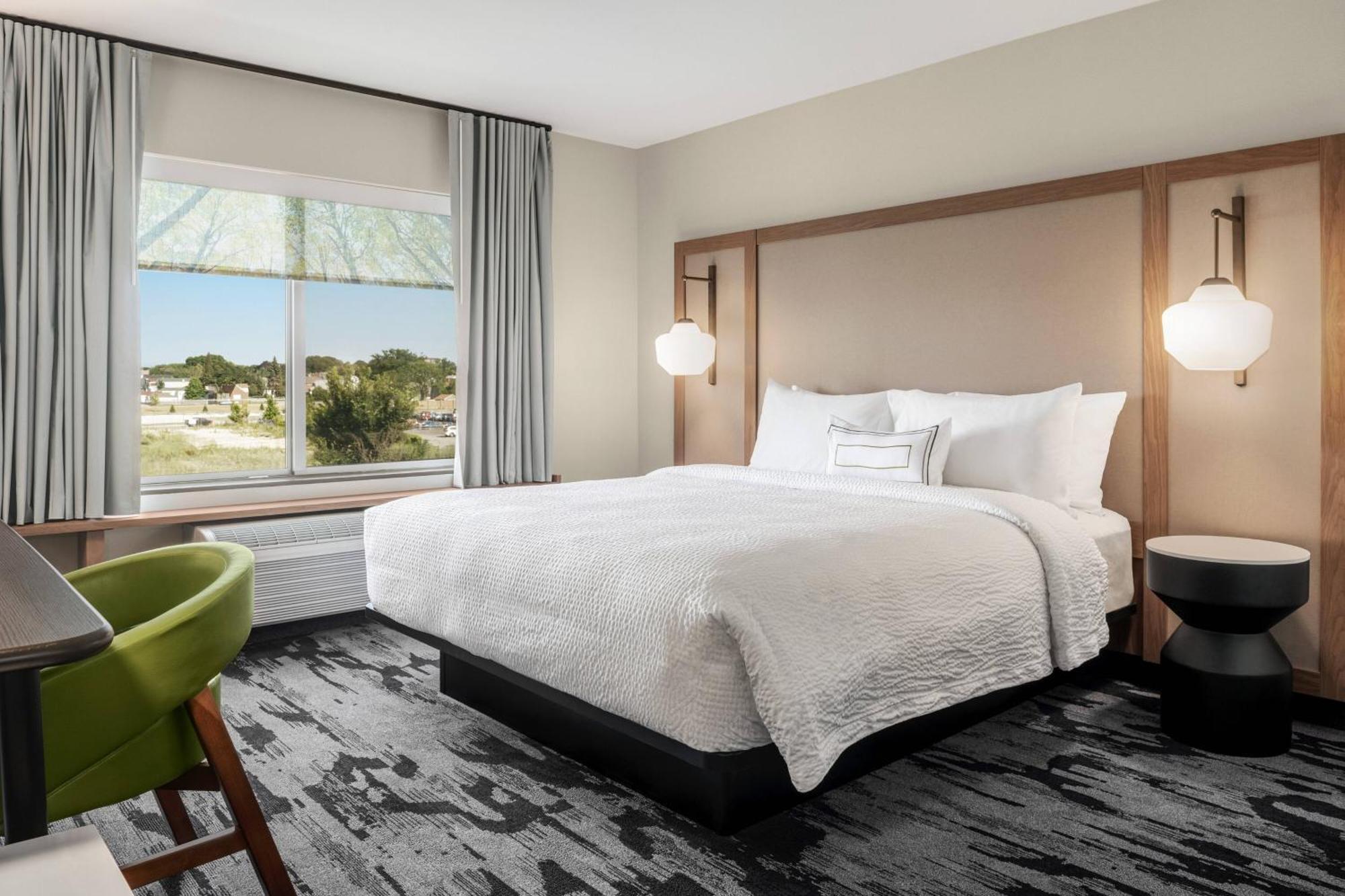 Hotel Fairfield & By Marriott Milwaukee West West Milwaukee